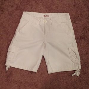 BKE WHITE SHORTS